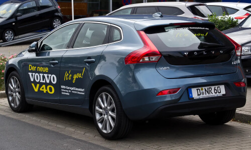 Volvo V40 #13