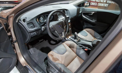 Volvo V40 Cross Country #10