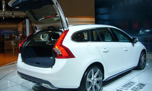 Volvo V60 Plug-in-Hybrid #9