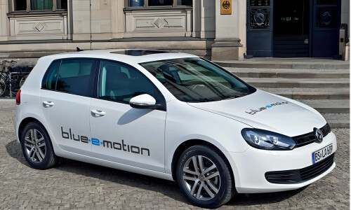VW E-Golf #16