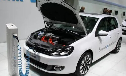 VW Golf blue-e-motion #18