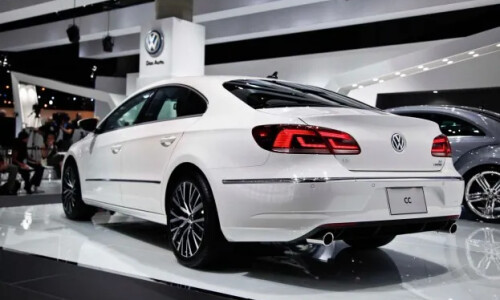 VW Golf CC #17
