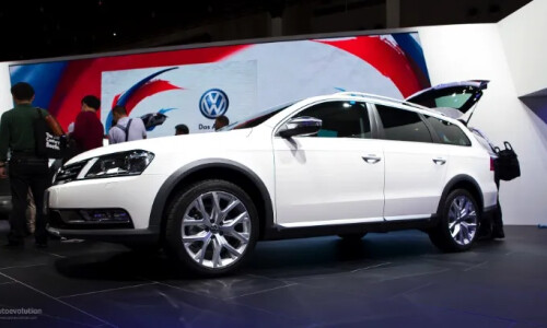 VW Passat Alltrack #6