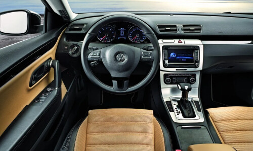 VW Passat CC #17