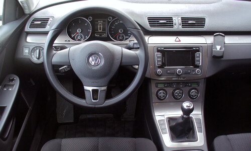 VW Passat Variant 2.0 TDI #1