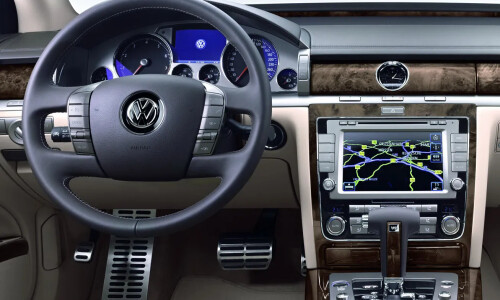 VW Phaeton W12 6.0 #14